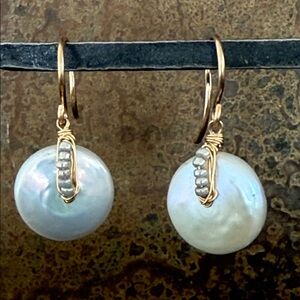 Dana Kellin “Buttoned Up” freshwater pearl earrings. New with tags.